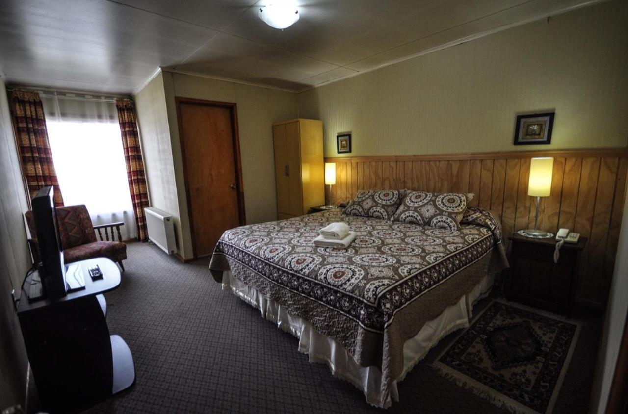 Hostal Los Pinos Puerto Natales Extérieur photo