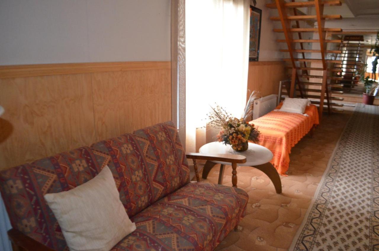 Hostal Los Pinos Puerto Natales Extérieur photo