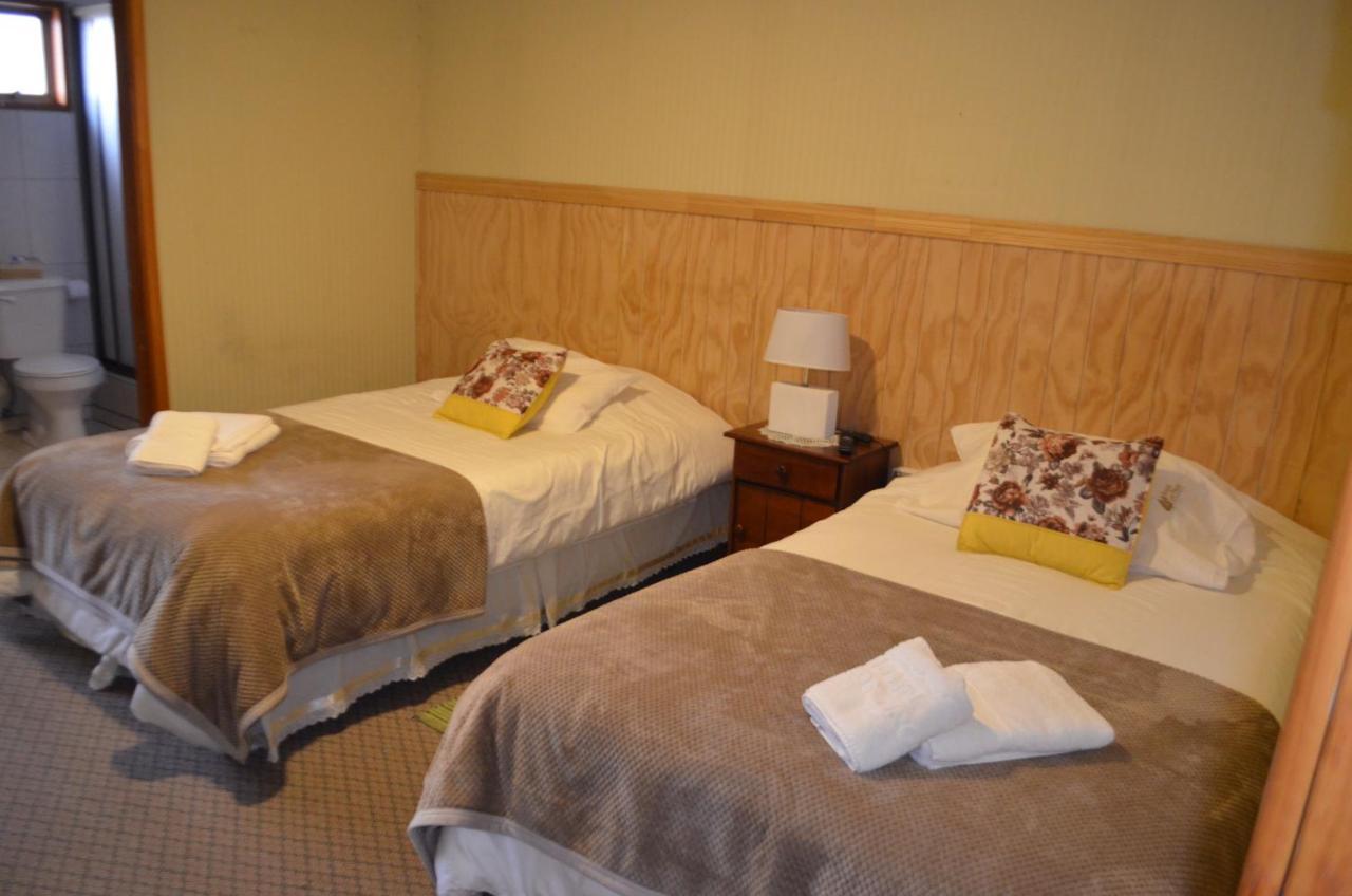 Hostal Los Pinos Puerto Natales Extérieur photo