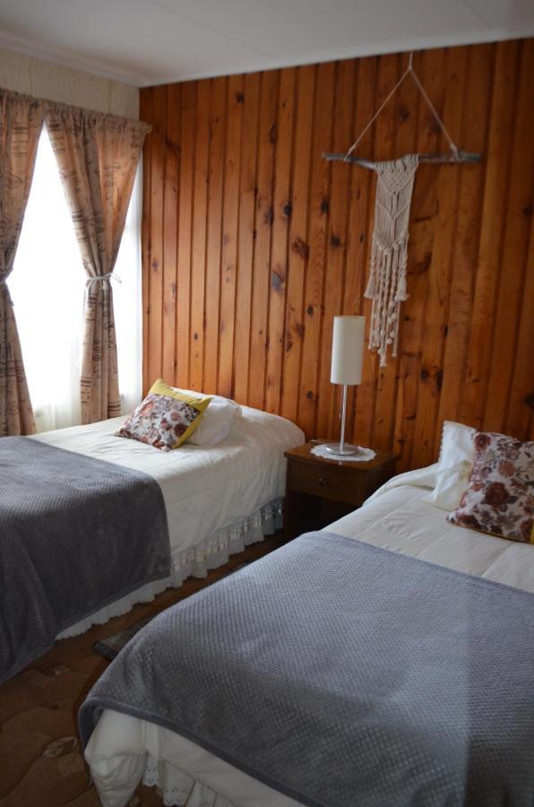Hostal Los Pinos Puerto Natales Extérieur photo