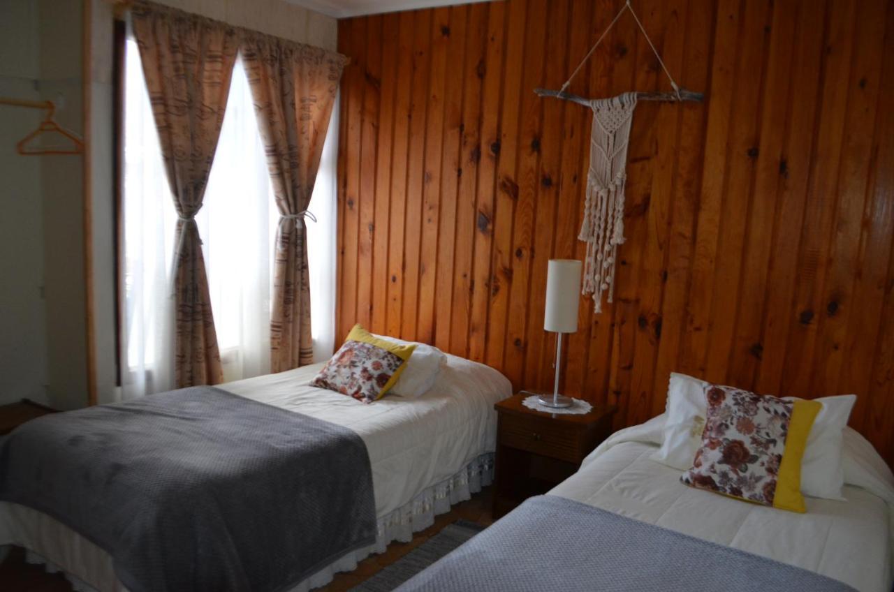 Hostal Los Pinos Puerto Natales Extérieur photo