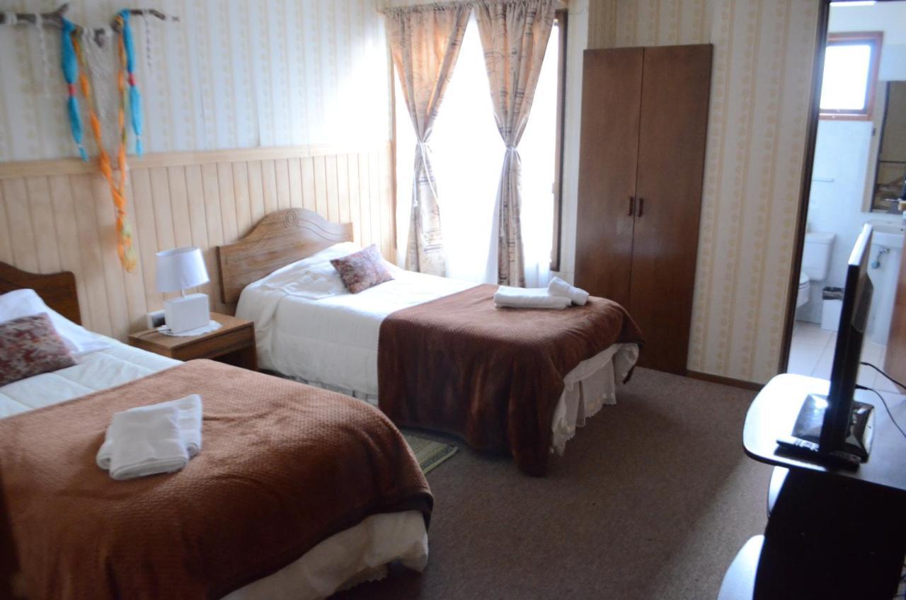 Hostal Los Pinos Puerto Natales Extérieur photo