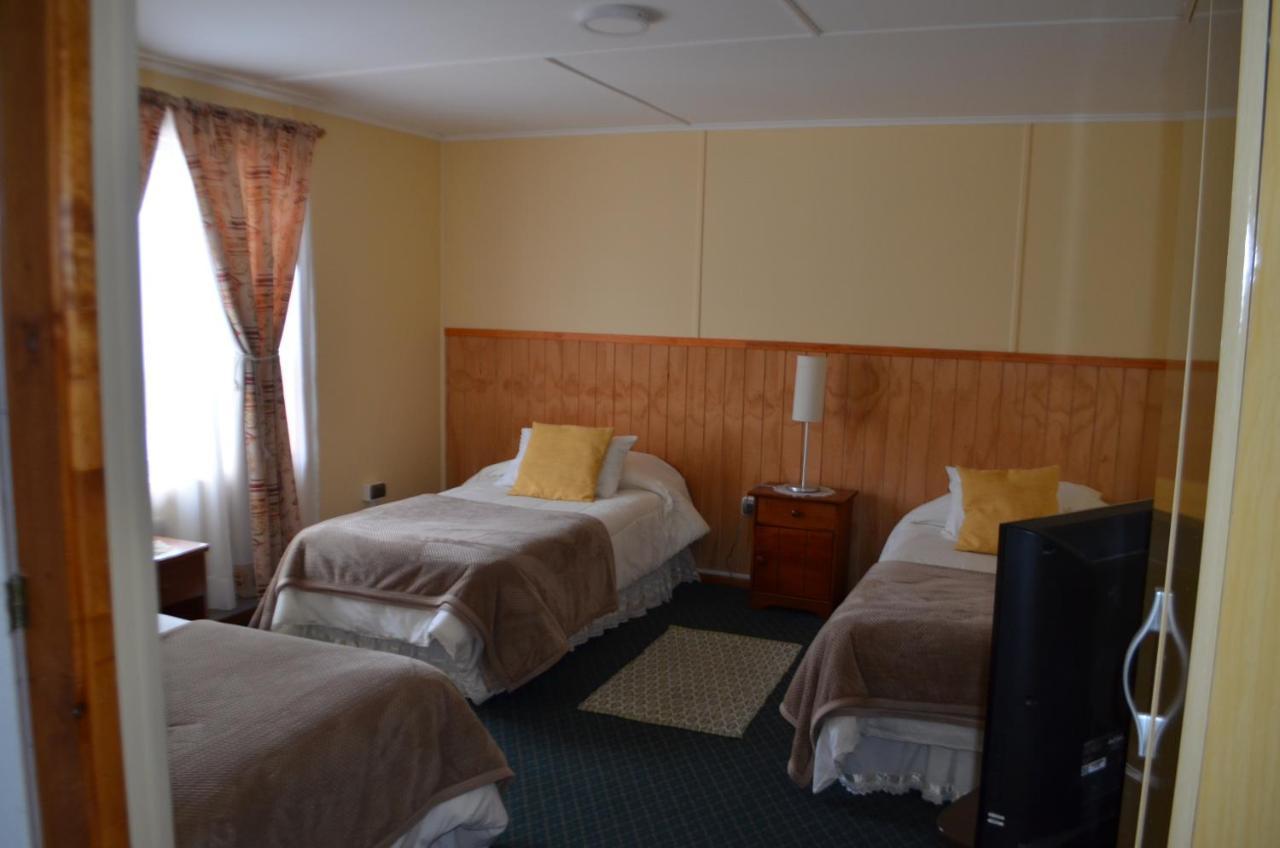 Hostal Los Pinos Puerto Natales Extérieur photo