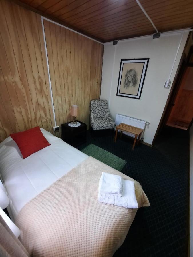 Hostal Los Pinos Puerto Natales Extérieur photo