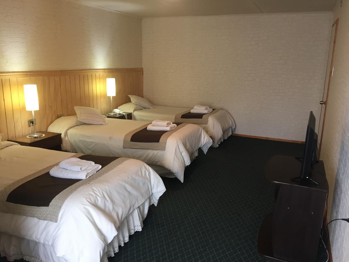 Hostal Los Pinos Puerto Natales Extérieur photo