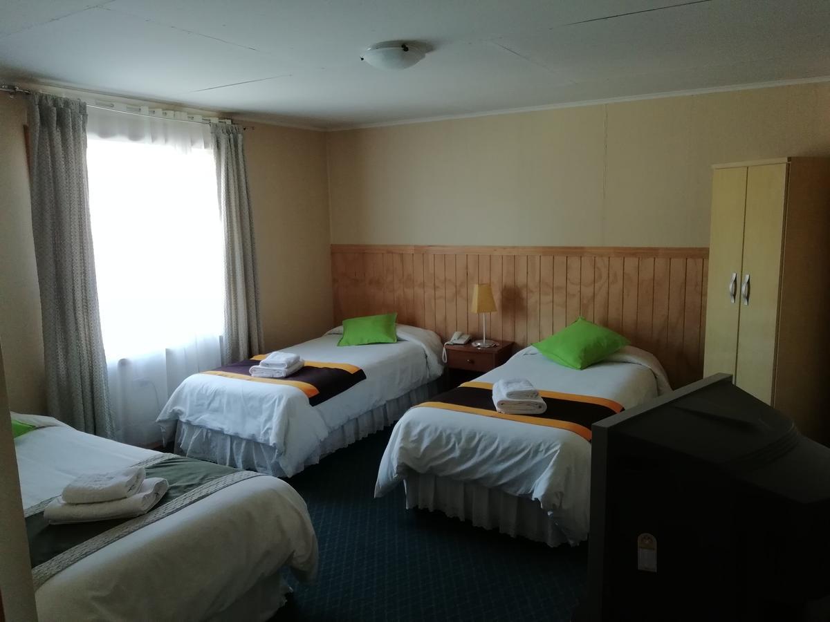 Hostal Los Pinos Puerto Natales Extérieur photo
