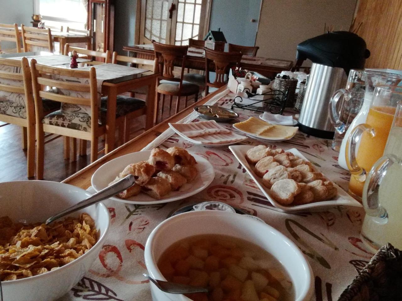 Hostal Los Pinos Puerto Natales Extérieur photo