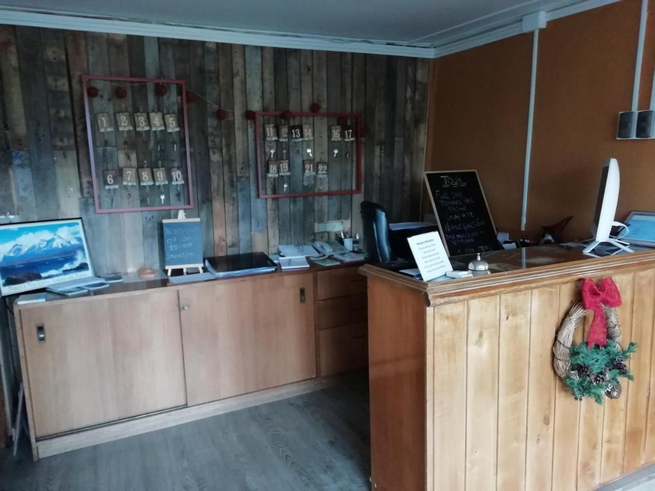 Hostal Los Pinos Puerto Natales Extérieur photo
